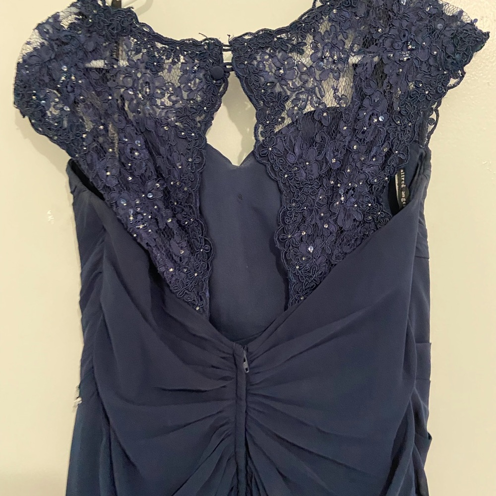 Formal dress - Picture 4 of 5